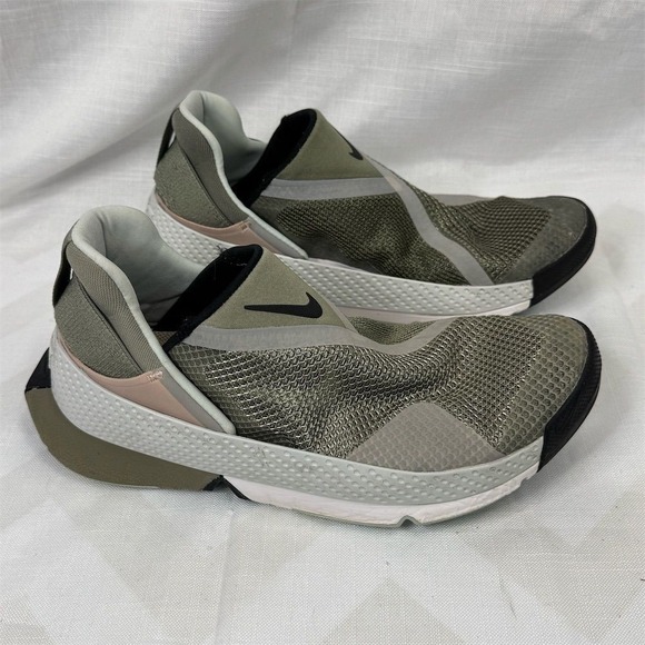 Nike Go FlyEase Men's Sneakers Size 7 Light Army Olive Green - Picture 1 of 10